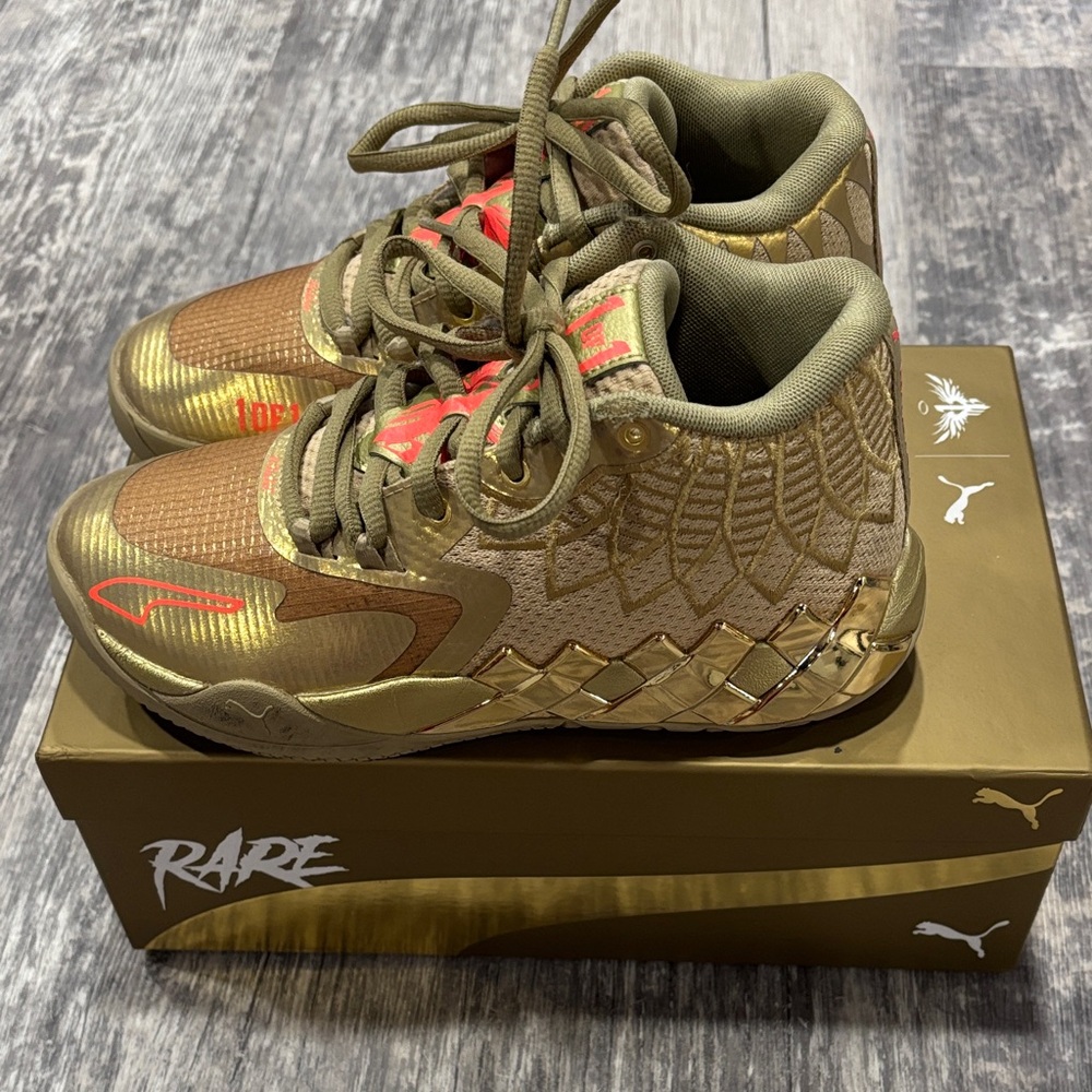 Puma MB.01 Golden Child Jr., size 4.5